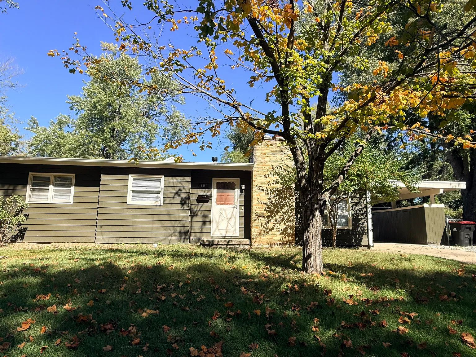 3 bed, 1.0 bath, $1,350 — Photo 3