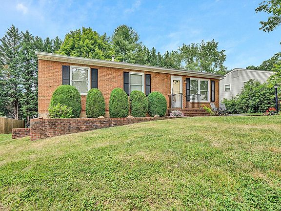 2nd image of 3516 Willowrun Dr NE