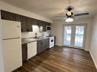 2004 N 15th St APT B, Belleville, IL 62226