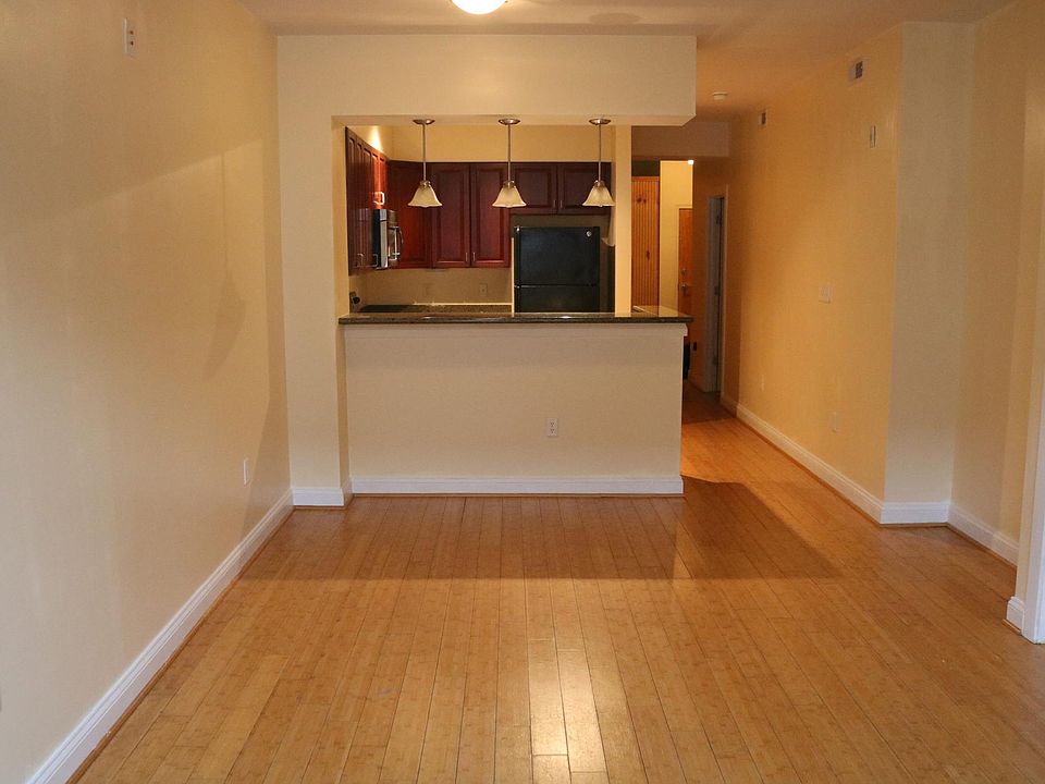1st image of 1333 W Broad St APT 204
