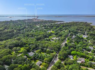 153 Ponquogue Ave, Hampton Bays, NY
