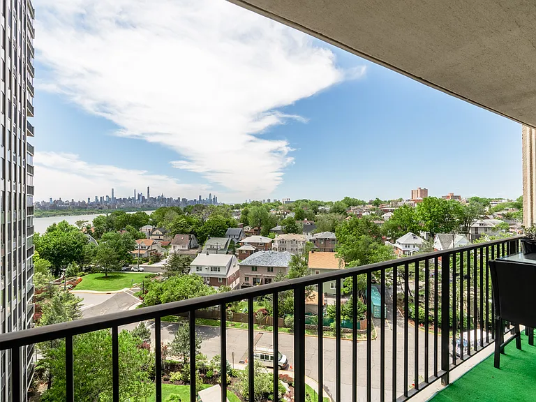 200 Winston Dr #718 — Photo 11