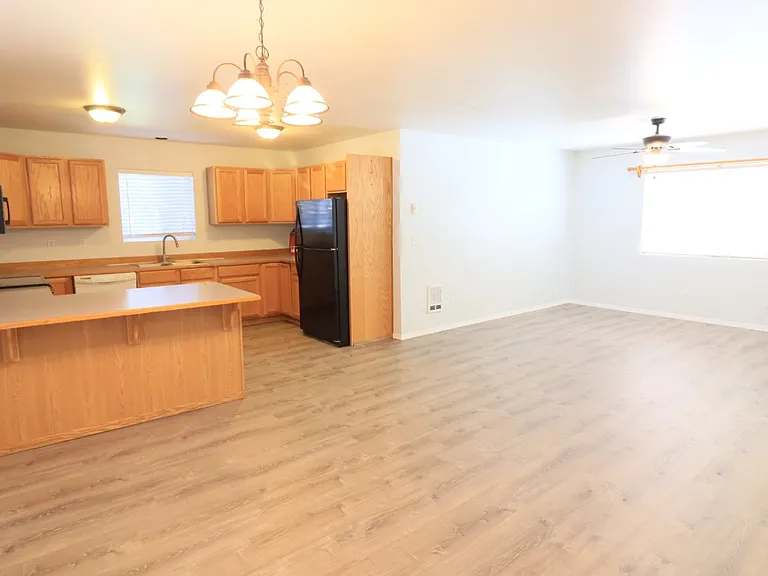 2010 NE Full Moon Dr — Photo 6