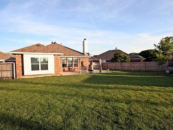 2nd image of 3001 Sugarberry Dr