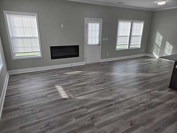 5th image of 2474 Griffith Rd