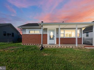 25 Right Aileron St, Middle River, MD 21220