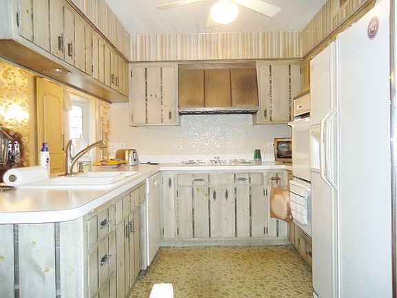 5th image of 10617 S Tripp Ave