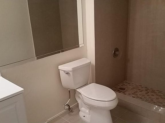 3rd image of 3206 Coral Lake Ln