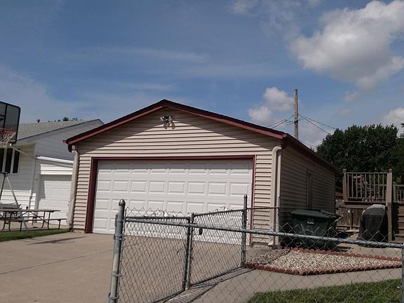 2nd image of 2901 Renner Dr