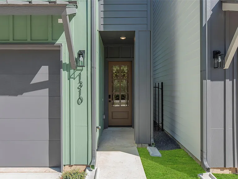 1308 Neiman Ln — Photo 8