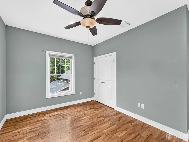 262 Prospect Ave — Photo 19