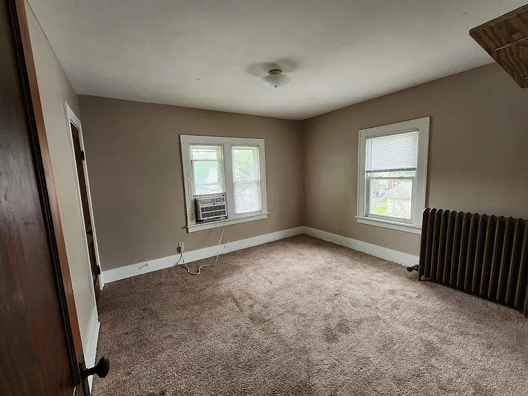 203-205 W Stadium Ave — Photo 4