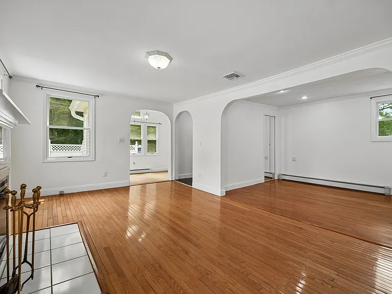 66 W Hobart Gap Rd — Photo 12