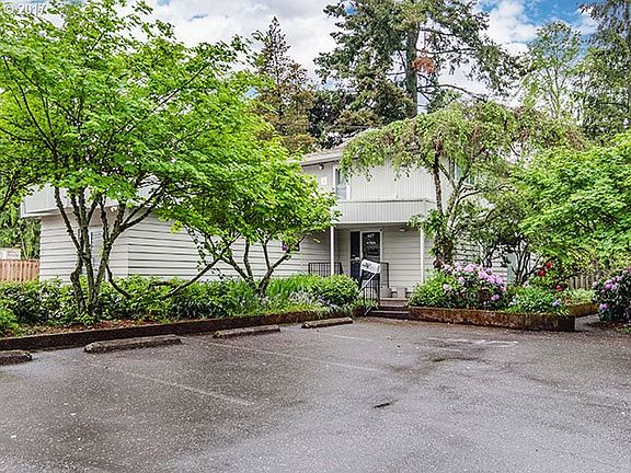 2nd image of 427 SE 8th Ave