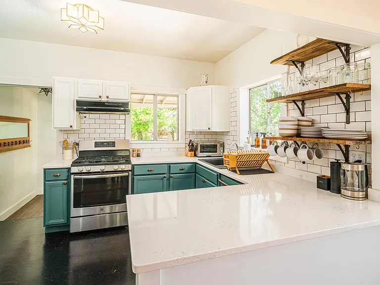5233 NE 18th Ave — Photo 7