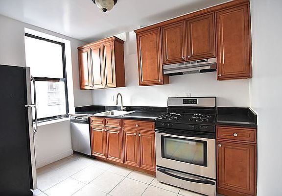 4th image of 3620 Broadway #64A