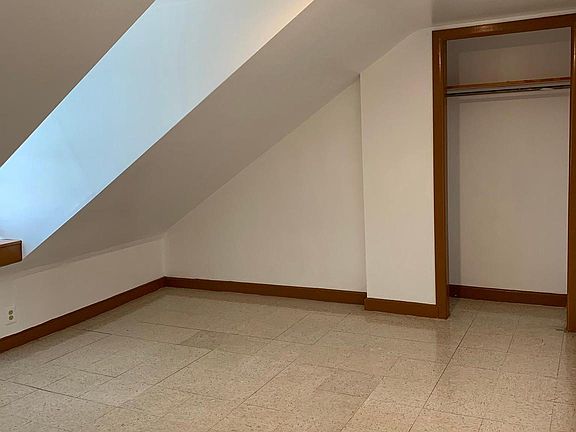5th image of 914 Winter St APT 3