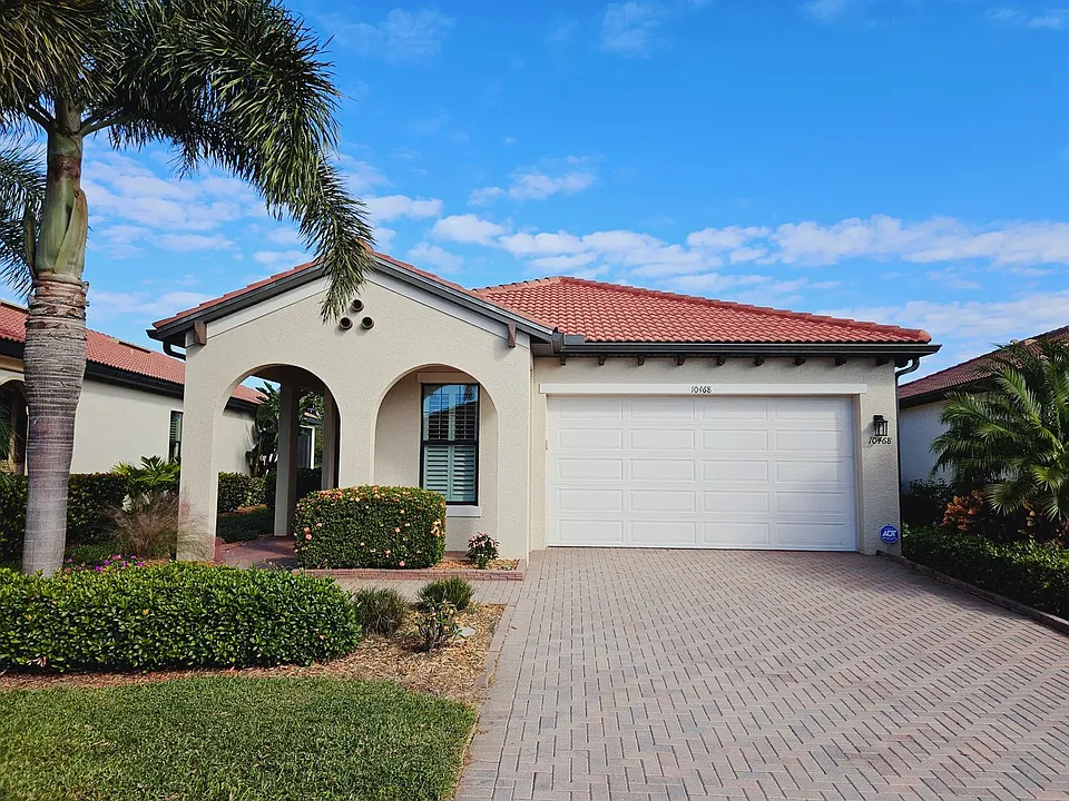 10468 Crooked Creek Dr