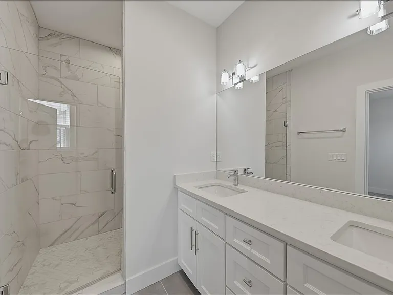 3908 Edwards Rd — Photo 43
