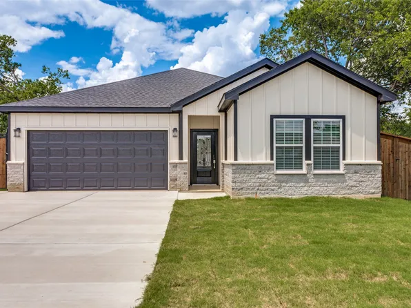 901 E Devitt St, Fort Worth, TX 76110