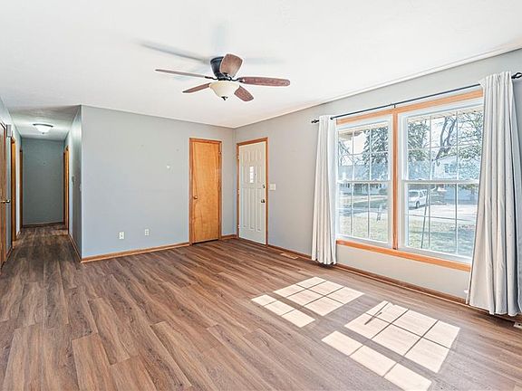5th image of 840 Sunset Ave