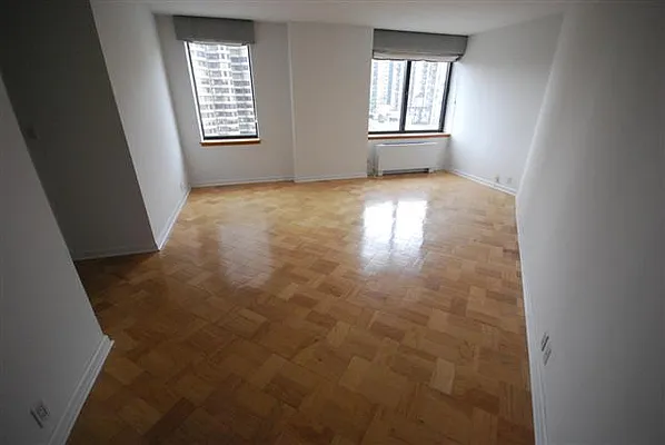 Rented by Luxury Habitat | media 91