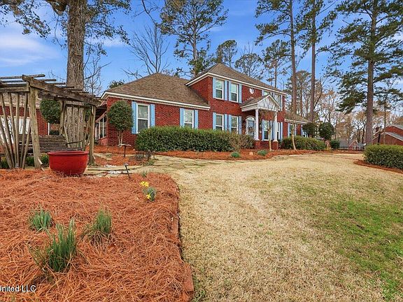 4th image of 206 Oak Hollow Dr