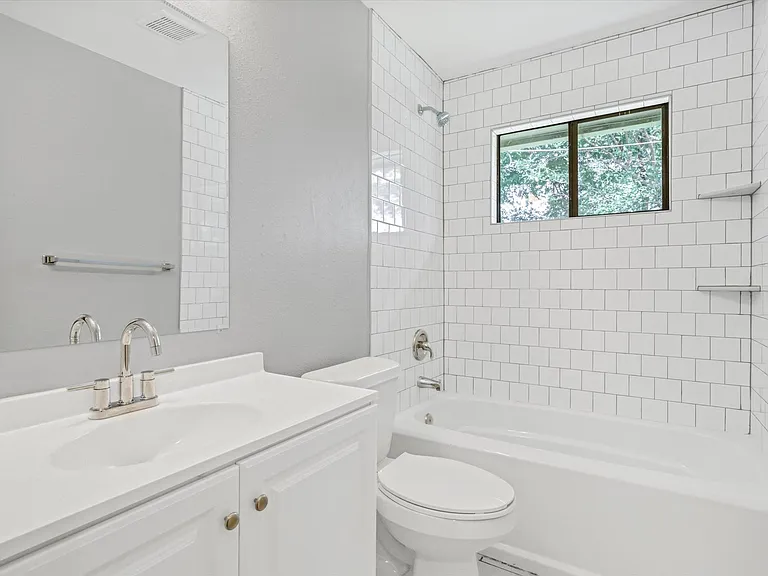 505 Old West Dr #B — Photo 20