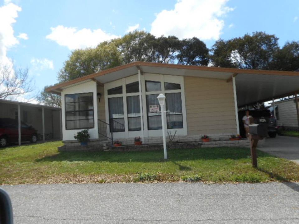 1st image of 2213 Greenside Dr