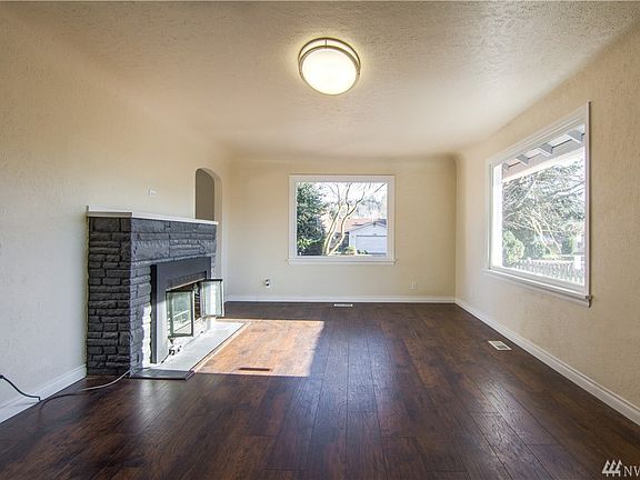 2nd image of 1501 N St NE