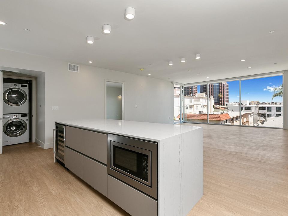 1st image of 11837 Mayfield Ave #306