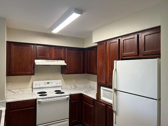 5th image of 2801 Chancellorsville Dr APT 138
