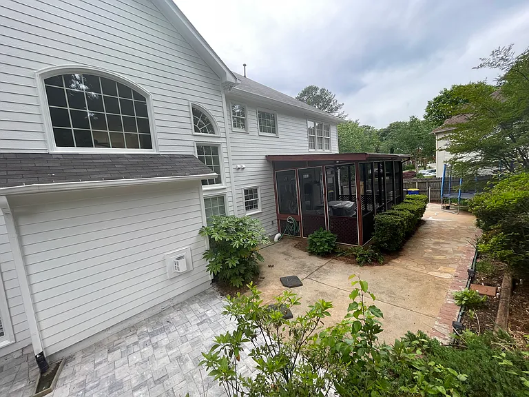 2036 Londonberry Ct — Photo 23
