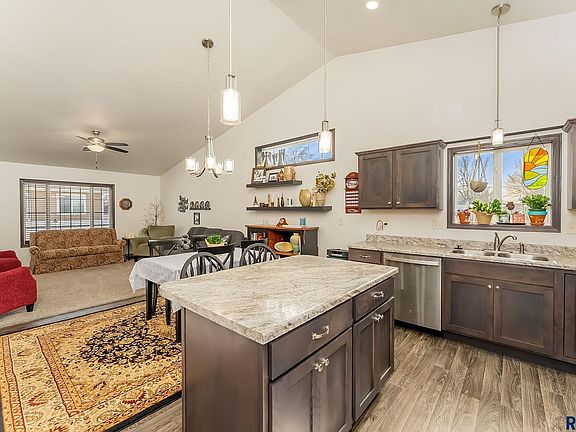 5th image of 1030 N Holbrook Ave #4