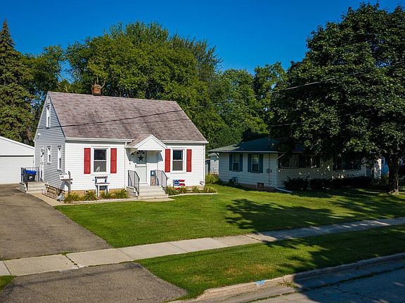 Welcome To 1327 N Graceland Avenue!