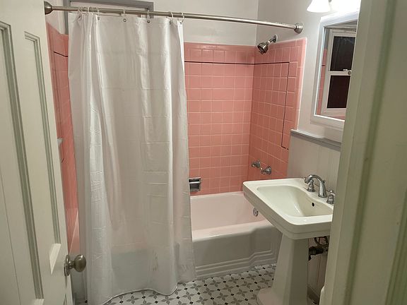 5th image of 1535 E Ocean Blvd APT 7