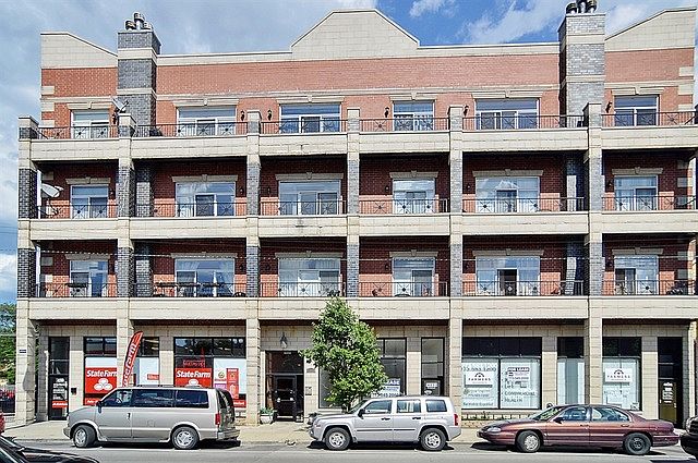 1st image of 4235 N Kedzie Ave APT 2C