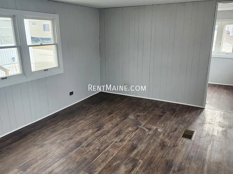 681 Main Rd N #4 — Photo 12