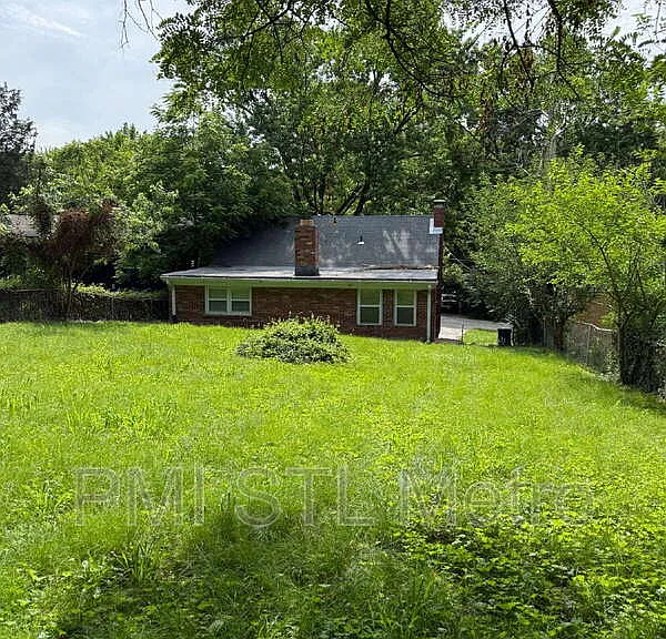 6170 Emerald Ave — Photo 11
