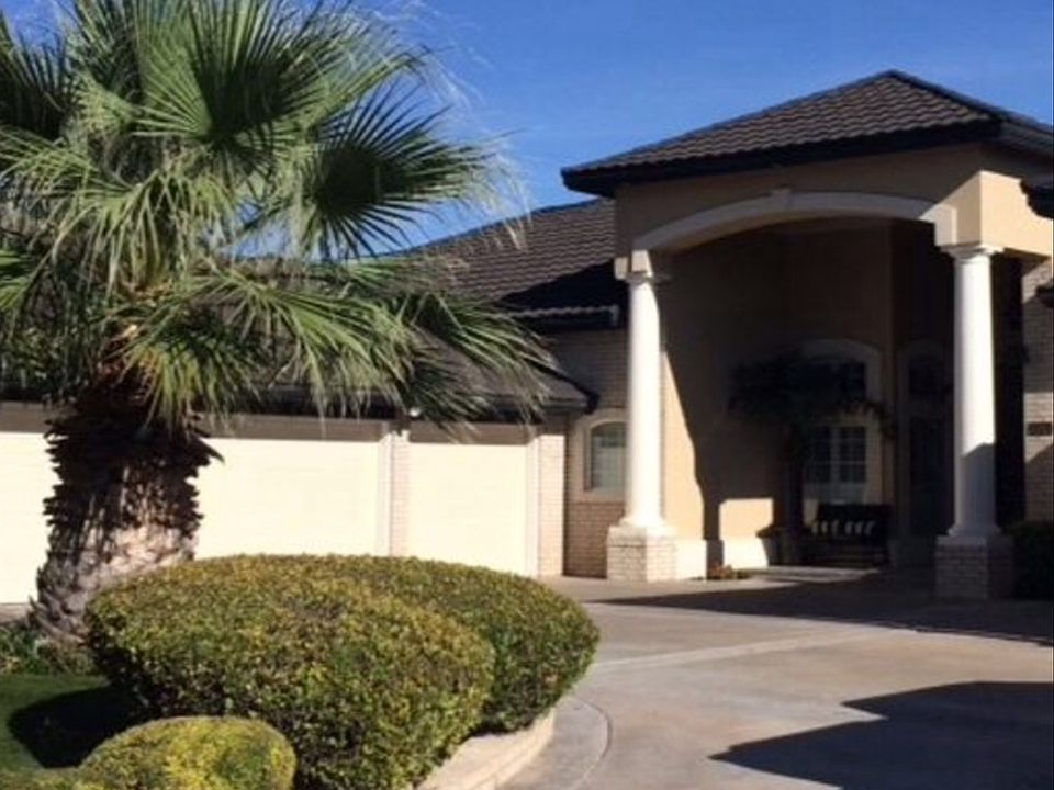 Golf course community 