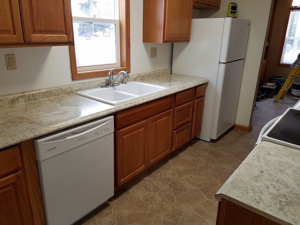 2nd image of 611 Norwood St