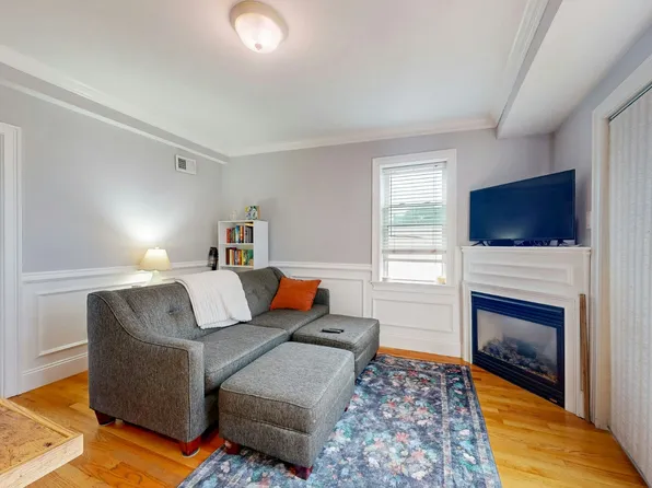 120 D St #3, South Boston, MA 02127