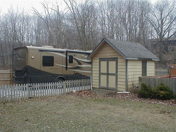 5th image of 679 Aspen Dr