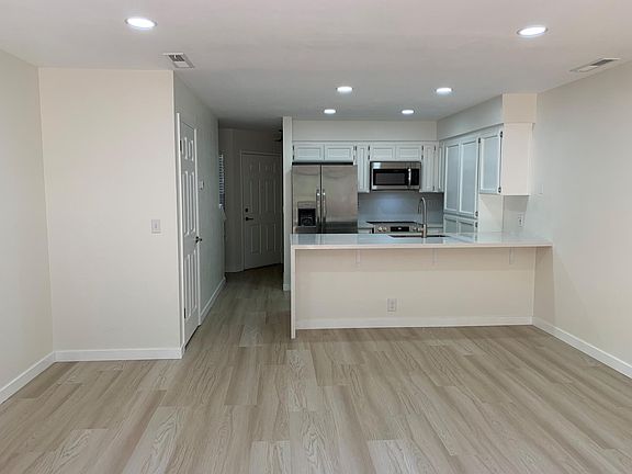 2nd image of 387 Creekview Dr