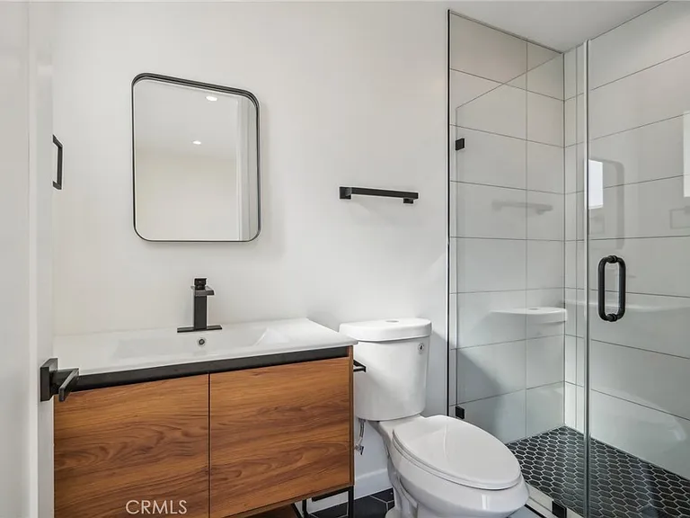 10719 Addison St — Photo 49
