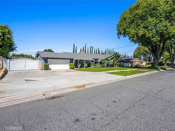 3rd image of 5479 Chatham Dr