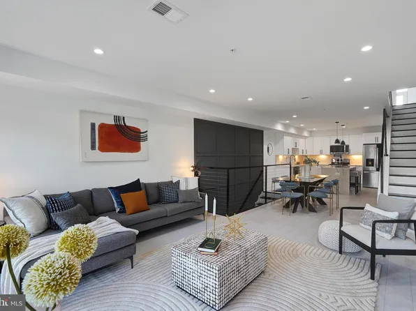 638 Franklin St NE #2, Washington, DC 20017