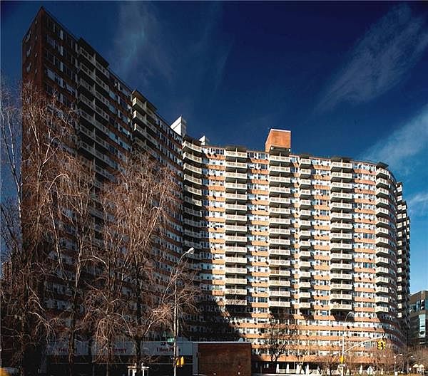 1st image of 165 Park Row APT 3D