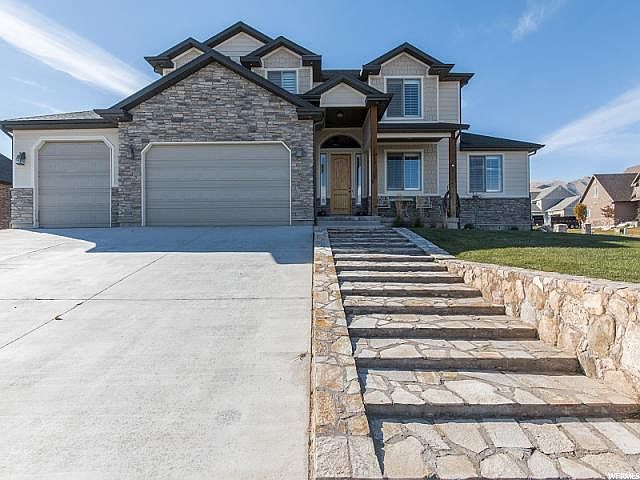 1st image of 3843 S McGregor Ln