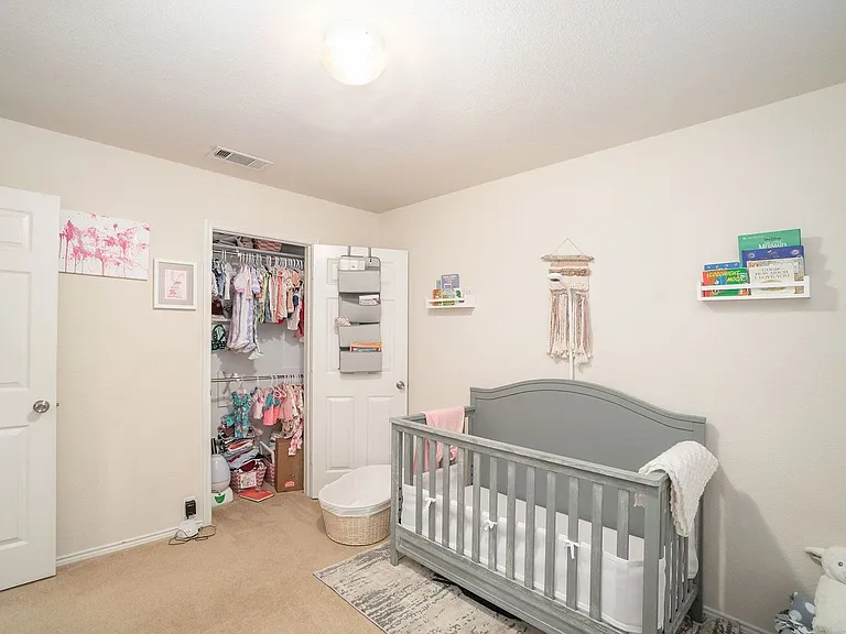 1327 Primrose Dr — Photo 6
